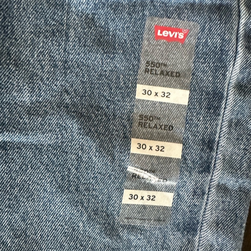 NWT Levi's 550 30x32 Relaxed Fit Med Wash Blue Denim Straight Jeans - Picture 4 of 5
